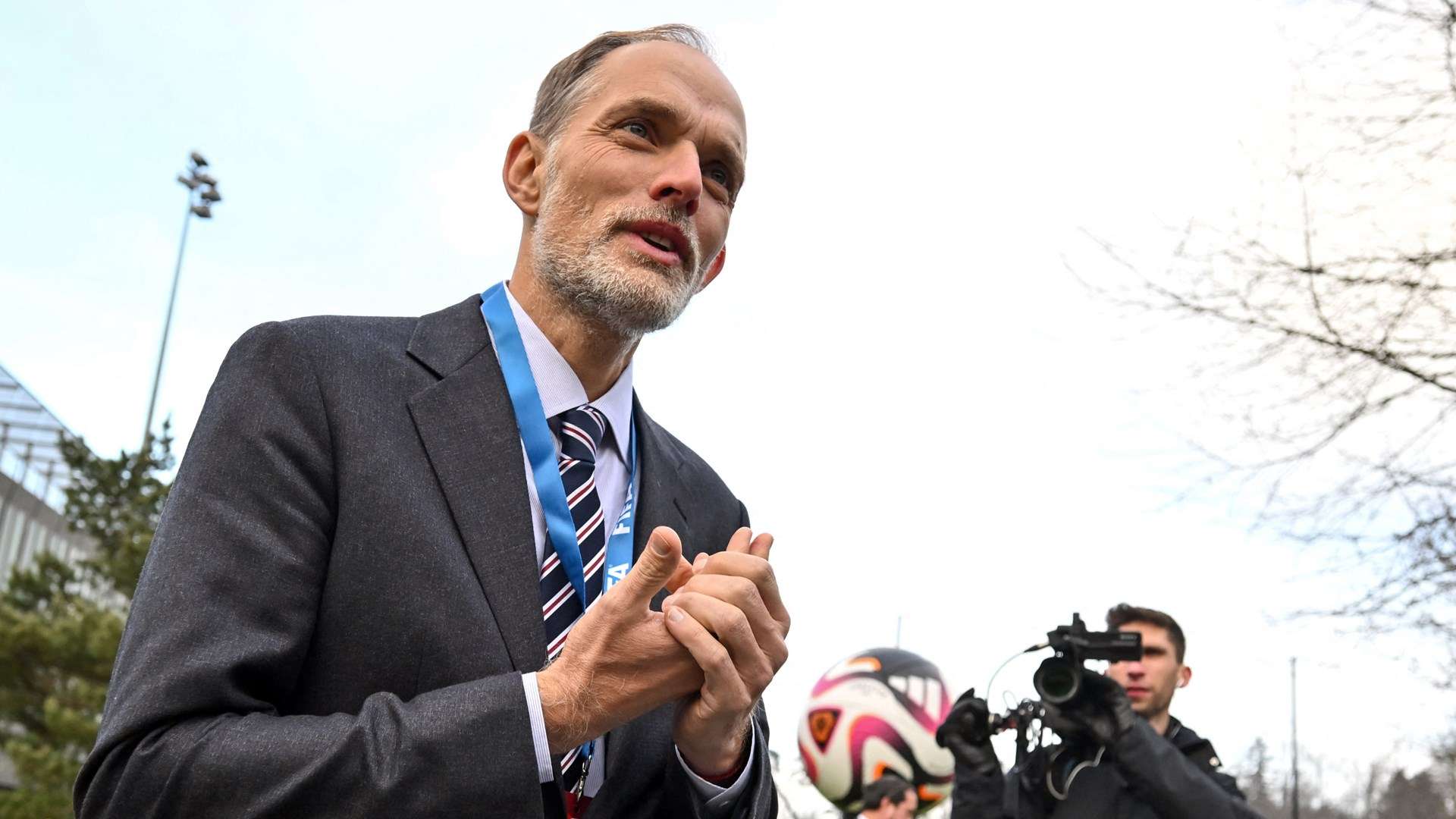 使得他们在 使得他们在